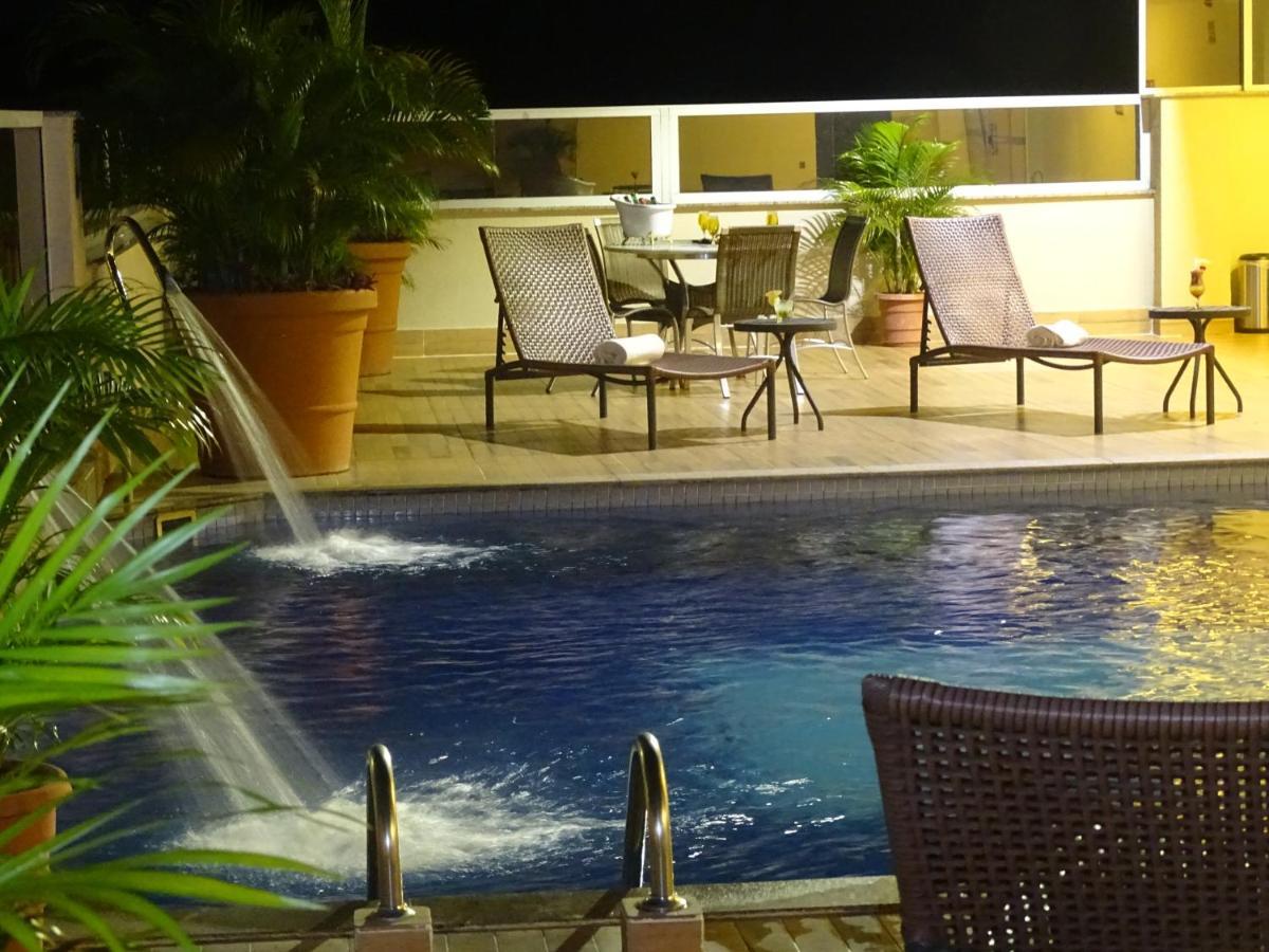 Hotel Tryp By Wyndham Manaus Exterior foto